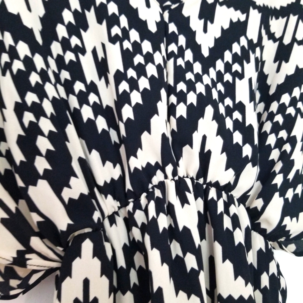 Kimono-Style Aztec Pattern Dress - Picture 2 of 3